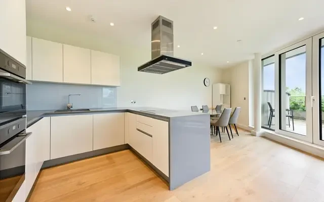 Altissima House, 340 Queenstown Road, London, SW11 8BY 3