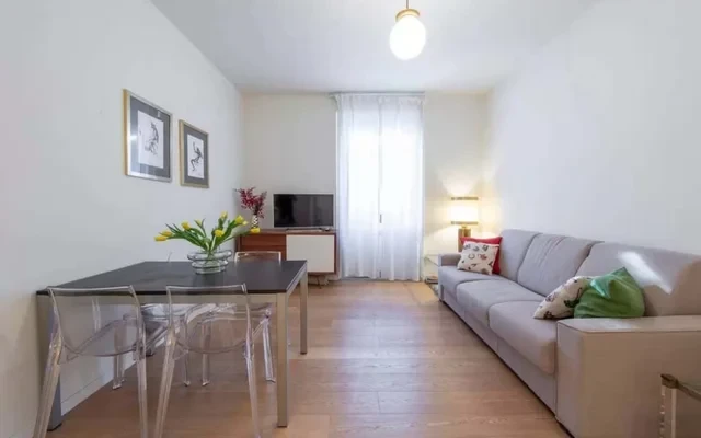Apartment in Via Federico Confalonieri 1