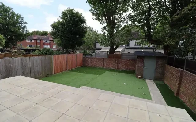 house in Ealing 0