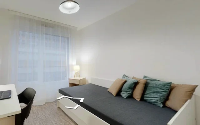 M Studea Suresnes 1