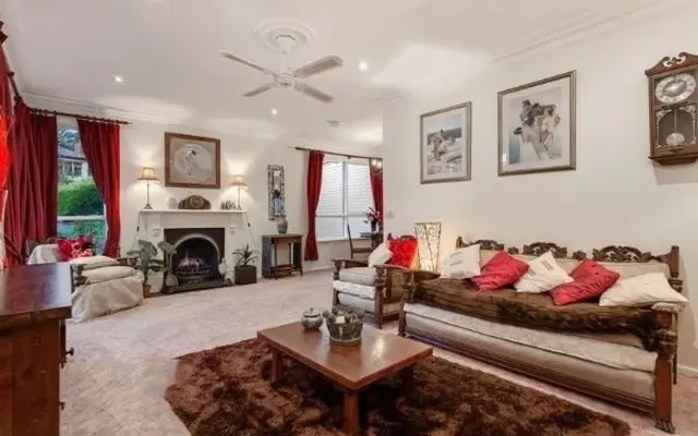 1/4 Ware Crescent, Ringwood East 2