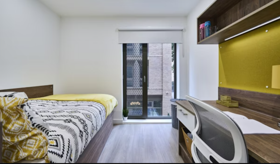 Ensuite - large flat