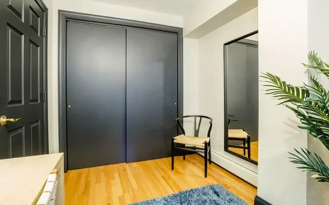 356 W 39th St 4