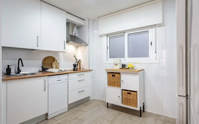 Iris - 1 bedroom and balcony in Trafalgar 2