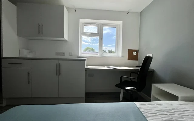104 De Montfort Way 1