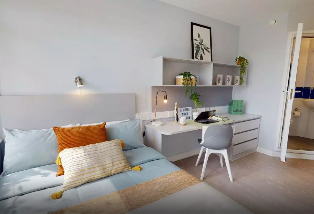 iQ Tufnell House