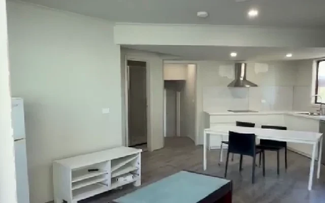 8 Uganda Street 0