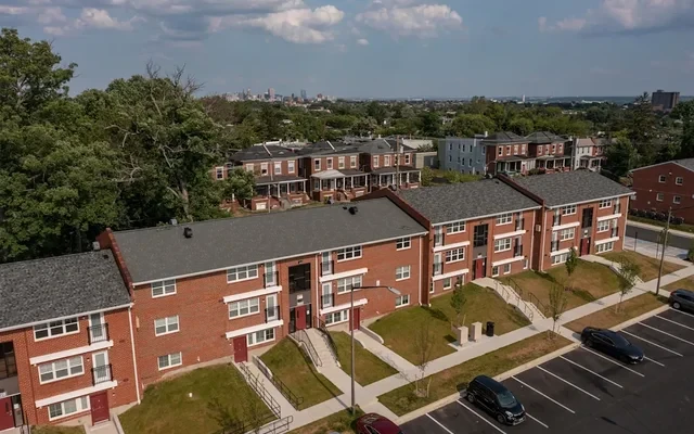 Parkway Overlook Apartments 0