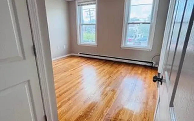 27 Division St., #2, Chelsea - Suffolk County student accommodation - 1 Bed / 1 Bath