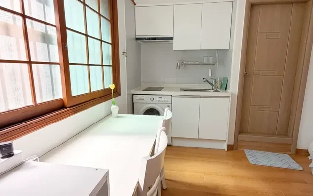 101/Yonsei University/Hongik Univ. Station/Yeonnam-dong - Seoul student accommodation - Studio 101