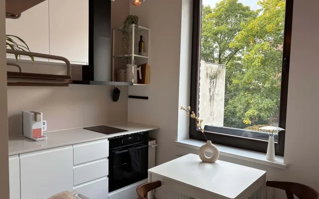 Design x Denkmal: Modernisiertes 1,5Z Apartment in Nippes 0