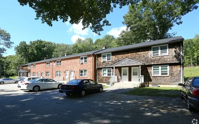 Willington Oaks Apartments 1