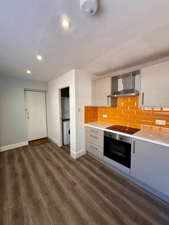 52 Auckland Avenue