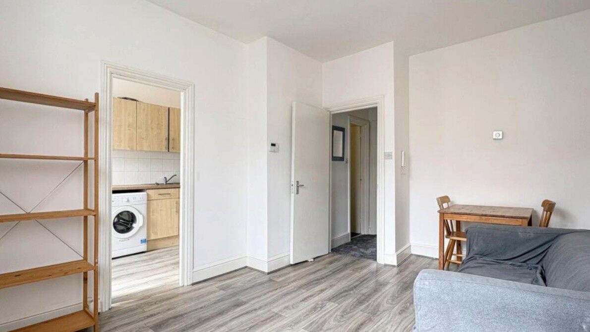 LH-Ladbroke Crescent