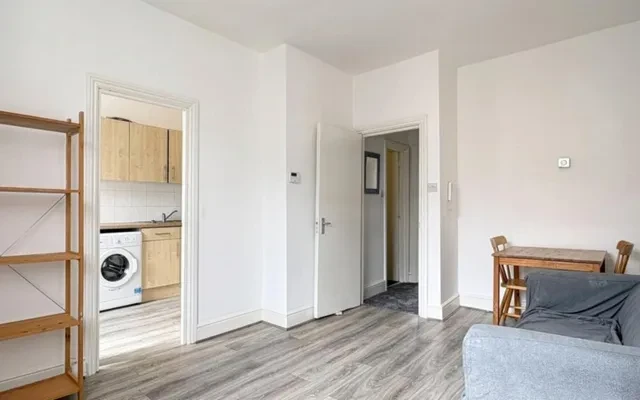 LH-Ladbroke Crescent 0
