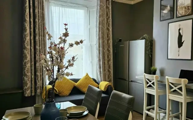 apartment near Royal Canal Terrace 0