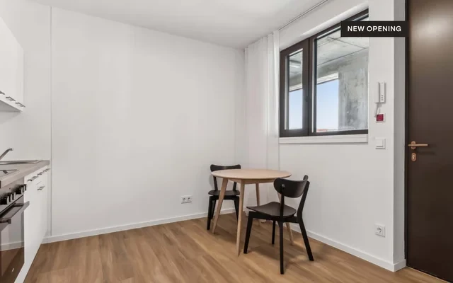 Apartment in Lisa-Fittko-Strasse, Berlin 4