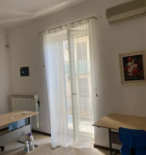 Tre camere in appartamento condiviso in Via Sigismondo Castromediano, Bari