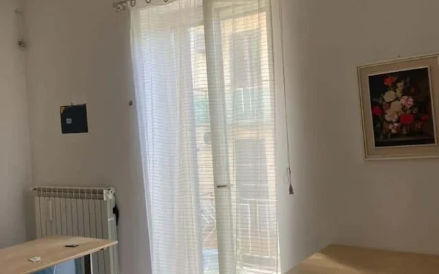 Tre camere in appartamento condiviso in Via Sigismondo Castromediano, Bari 0