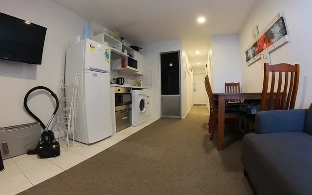 147 Hobson Street - Auckland student accommodation - Room-2 at 9B