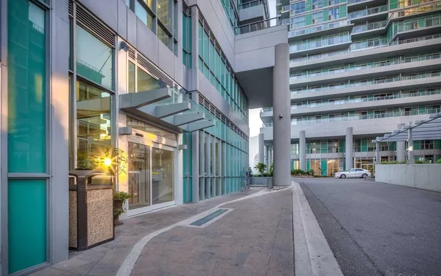 Encore at Equinox(50 Town Centre Court) 0