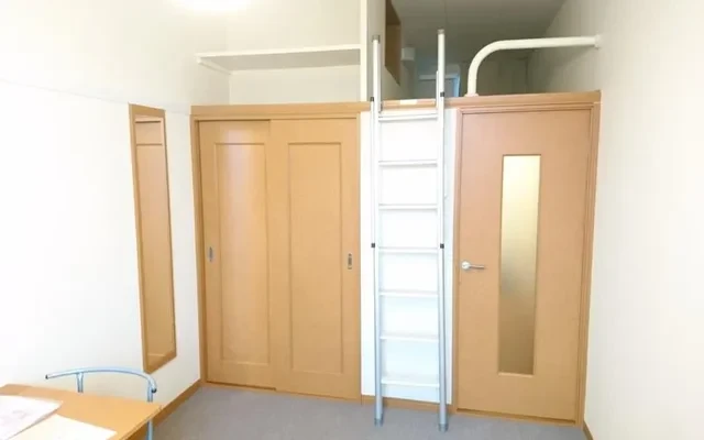 Comfort, Room 202 3
