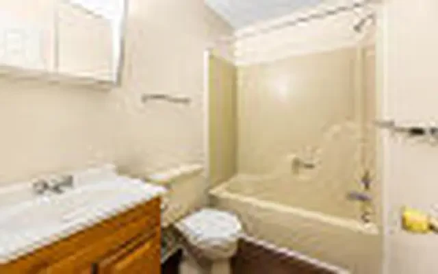 1711 Apartment 4