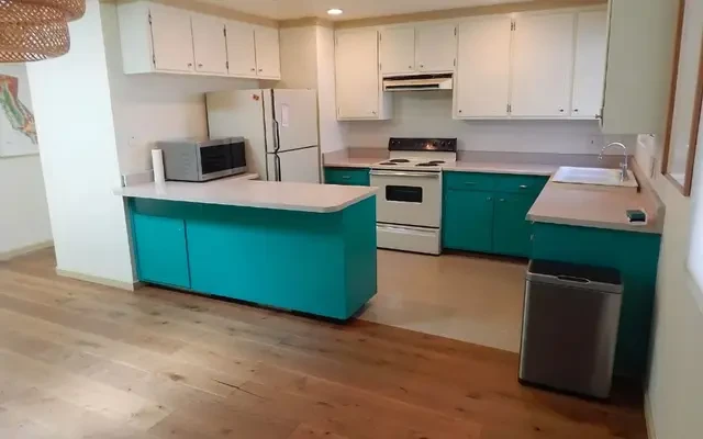2731 Loyola Drive 3