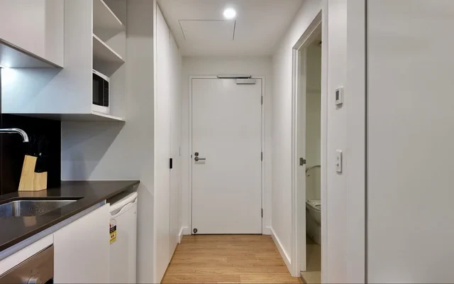 1 Cordelia St 4