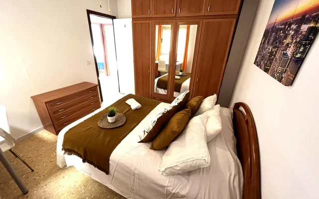 Carrer Jose Ballester Valencia 46022 Spain 3