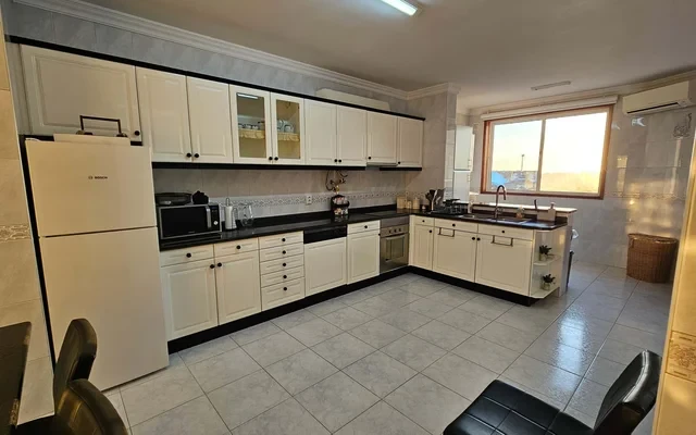 3-bedroom apartament in Rua Doutor Angelo Graca, Oia 1