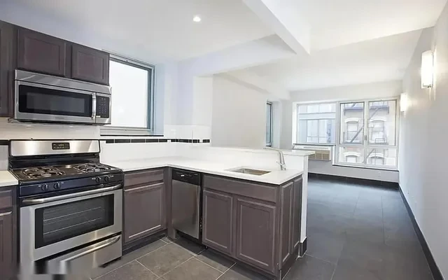 164 Attorney Street 4