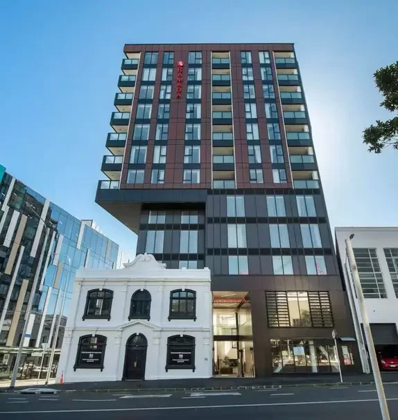 147 Victoria Street West