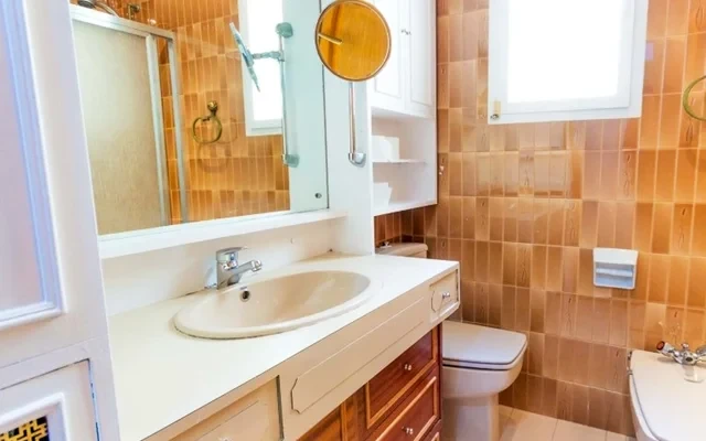 Calle de Bravo Murillo Madrid 28003 Spain 4