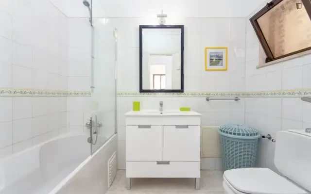 apartment near R. Infante Dom Henrique 4