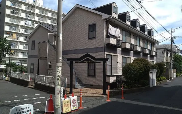 レオパレスイキ明大前 3