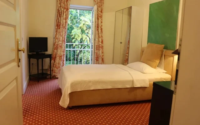 Apartment with park view 1
