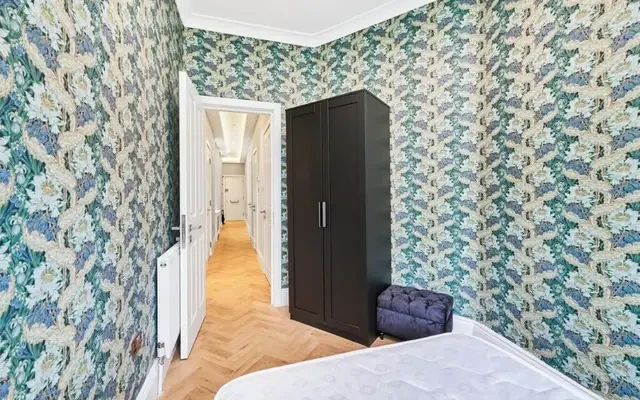 42 Argyll Mansions, London, sw3 5er 4