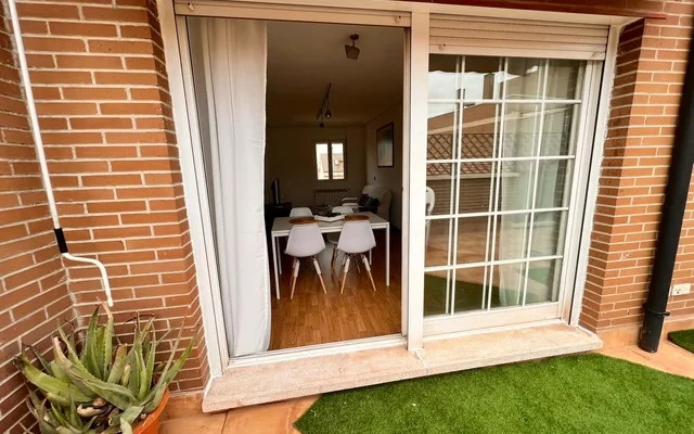 Calle de Guzmania Madrid 28039 Spain 3