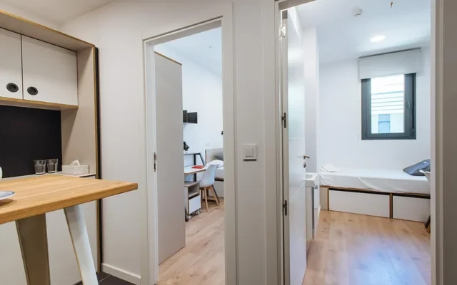HABITACIONES  EN Avenida de la Palmera 3