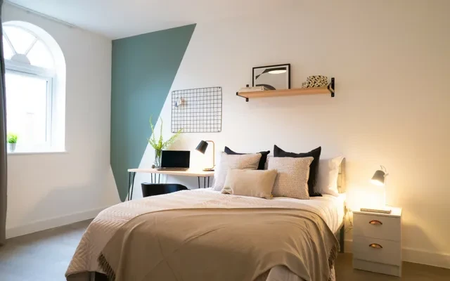 Flat 2, 331 Dickenson Road 2