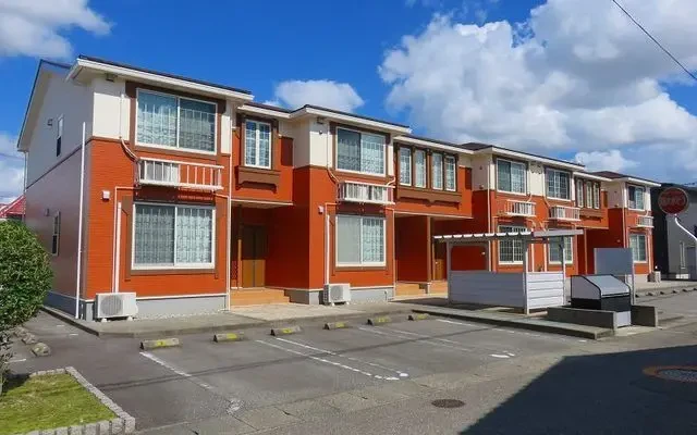 チューリップ・12 1階 - Oyabe student accommodation