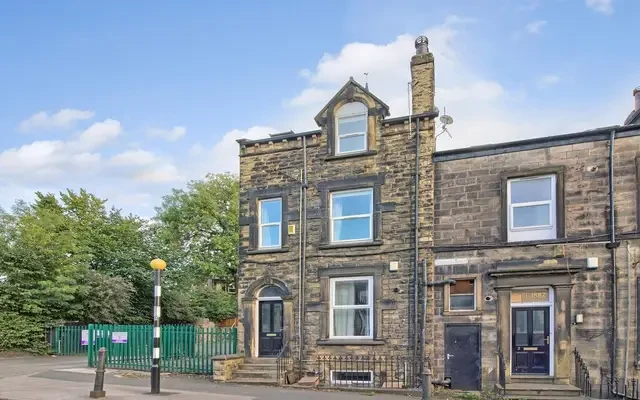 Victoria Road 26497# 0