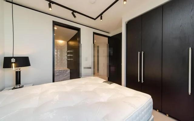 LCH-One Crown Place 4