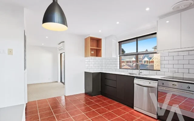 40 Bruce Street, Cooks Hill 3