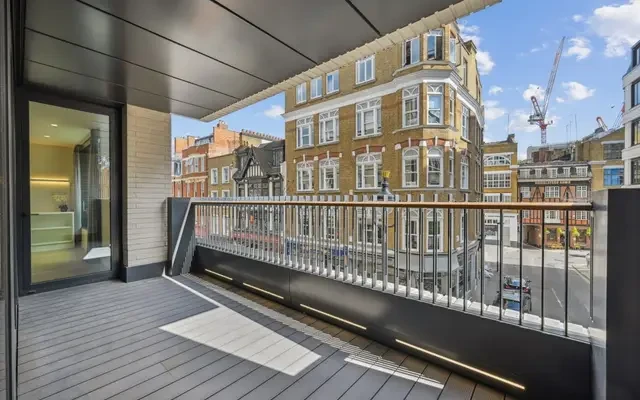 Rathbone Place London W1T 1