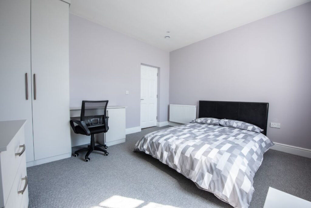 4 Bed 4 Bath