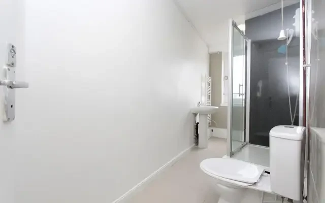 apartment in Mile End 2