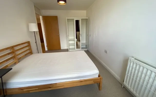 LH-13 Peet Court - London student accommodation