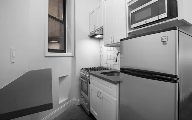 148 West 10th Street 3